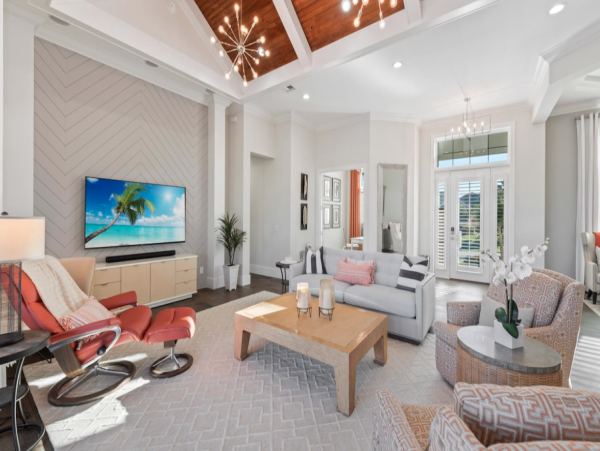 Discover Luxurious Waterfront Retreats - Unmatched Bay Views